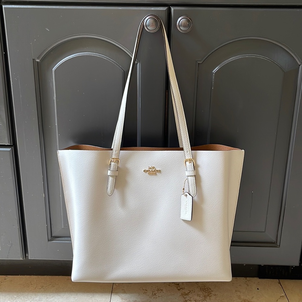 Coach White Leather Mollie Zip Tote (MSRP $428)